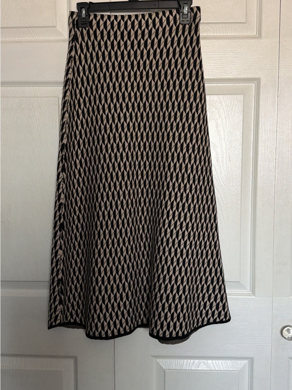 Max Studio Black and Cream Geometric A-Line Midi Skirt